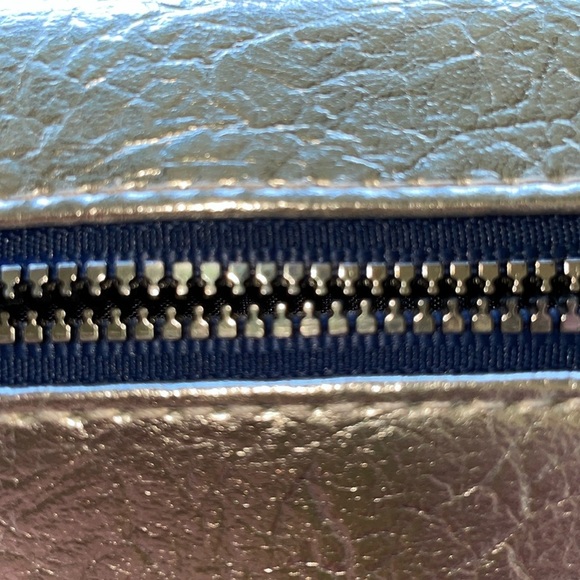 3/$10 Ipsy Glam Bag New Unused Dec 2019 Silver Metallic Cosmetic Makeup Clutch - Picture 6 of 7